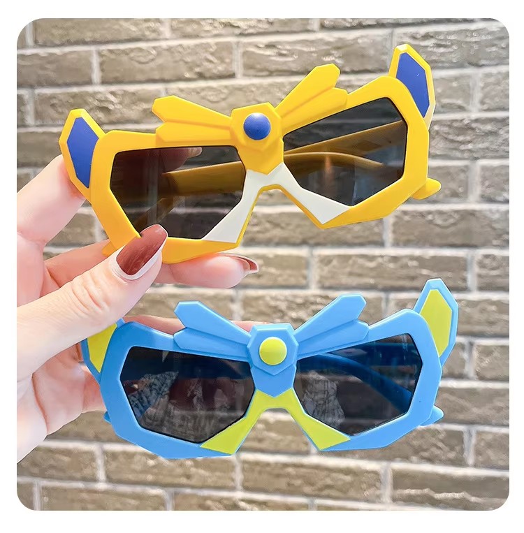 2023 New Safety Cartoon Frame Children Designer Silica Gel Sunglasses Custom Uv400 Fashion Cute Kids Cool Sunglasses