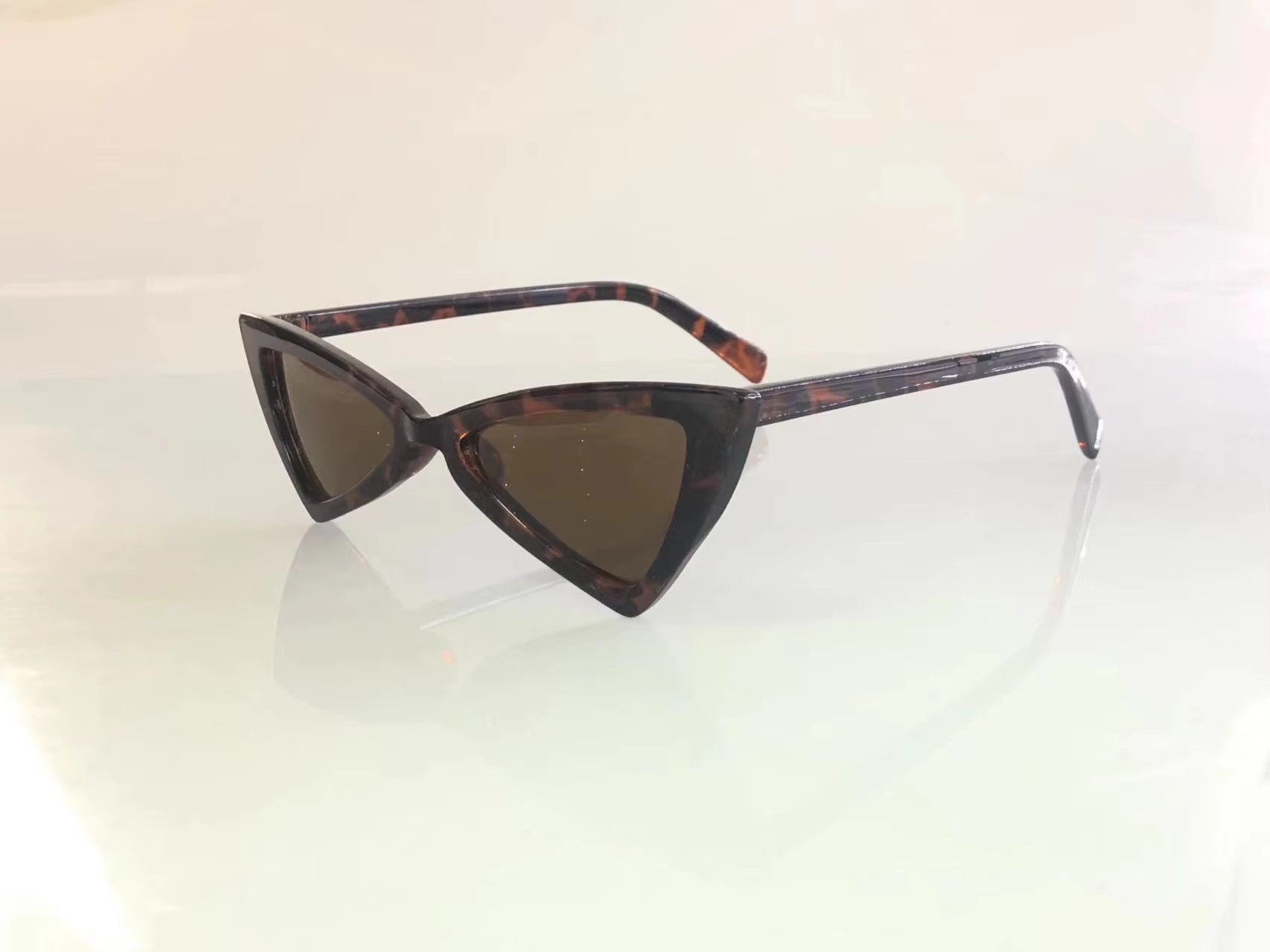 Fashion Cat-eye Sunglasses Spot Wholesale