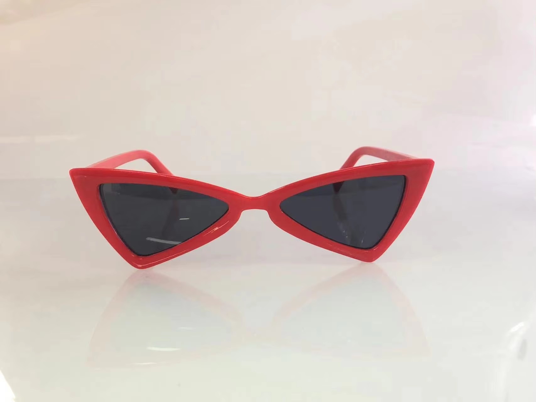 Fashion Cat-eye Sunglasses Spot Wholesale