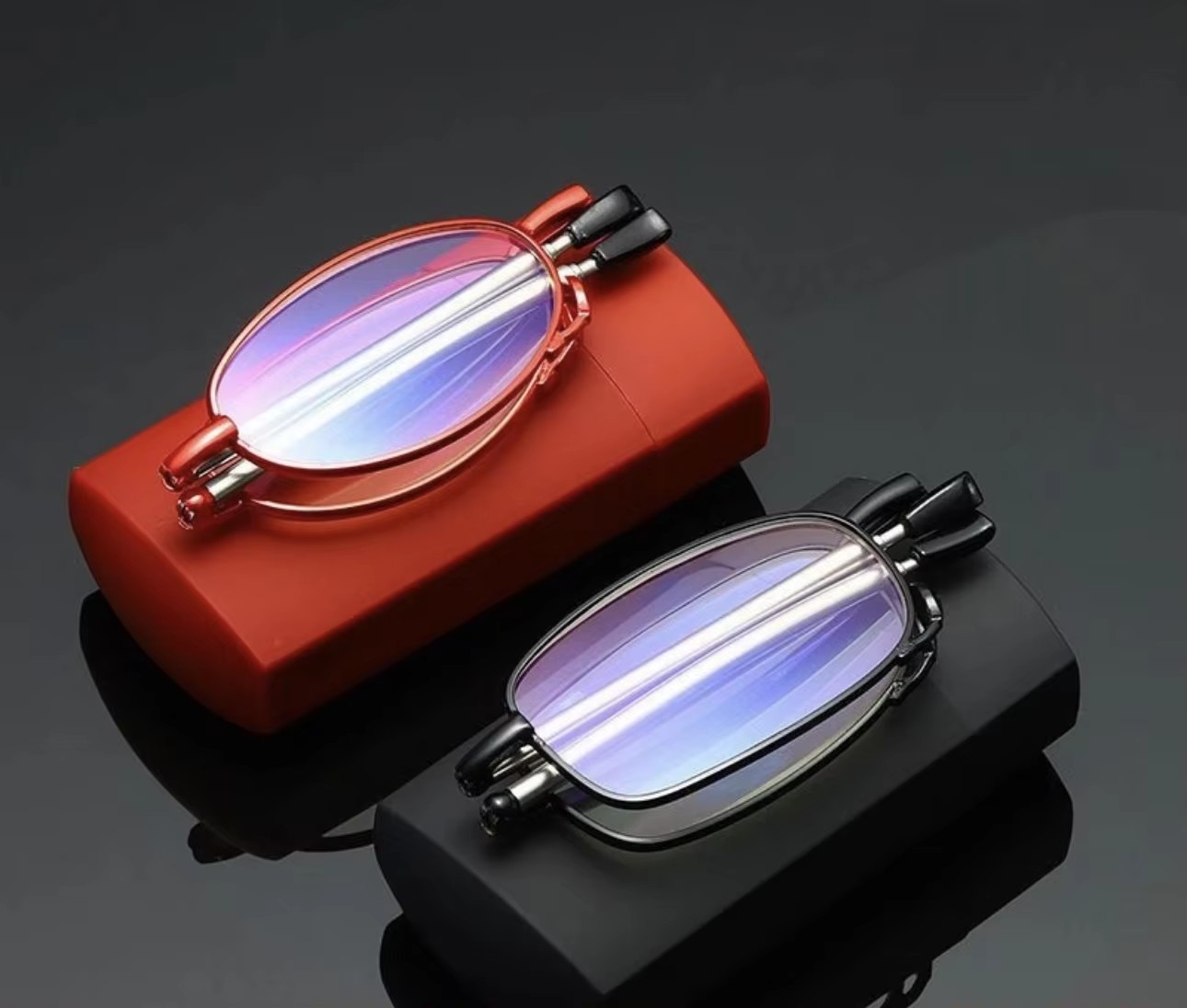 Unisex Portable Telescopic Reading Glasses Anti-blue High-definition Lens Fashionable Red Metal Hard Shell Folding Antenna