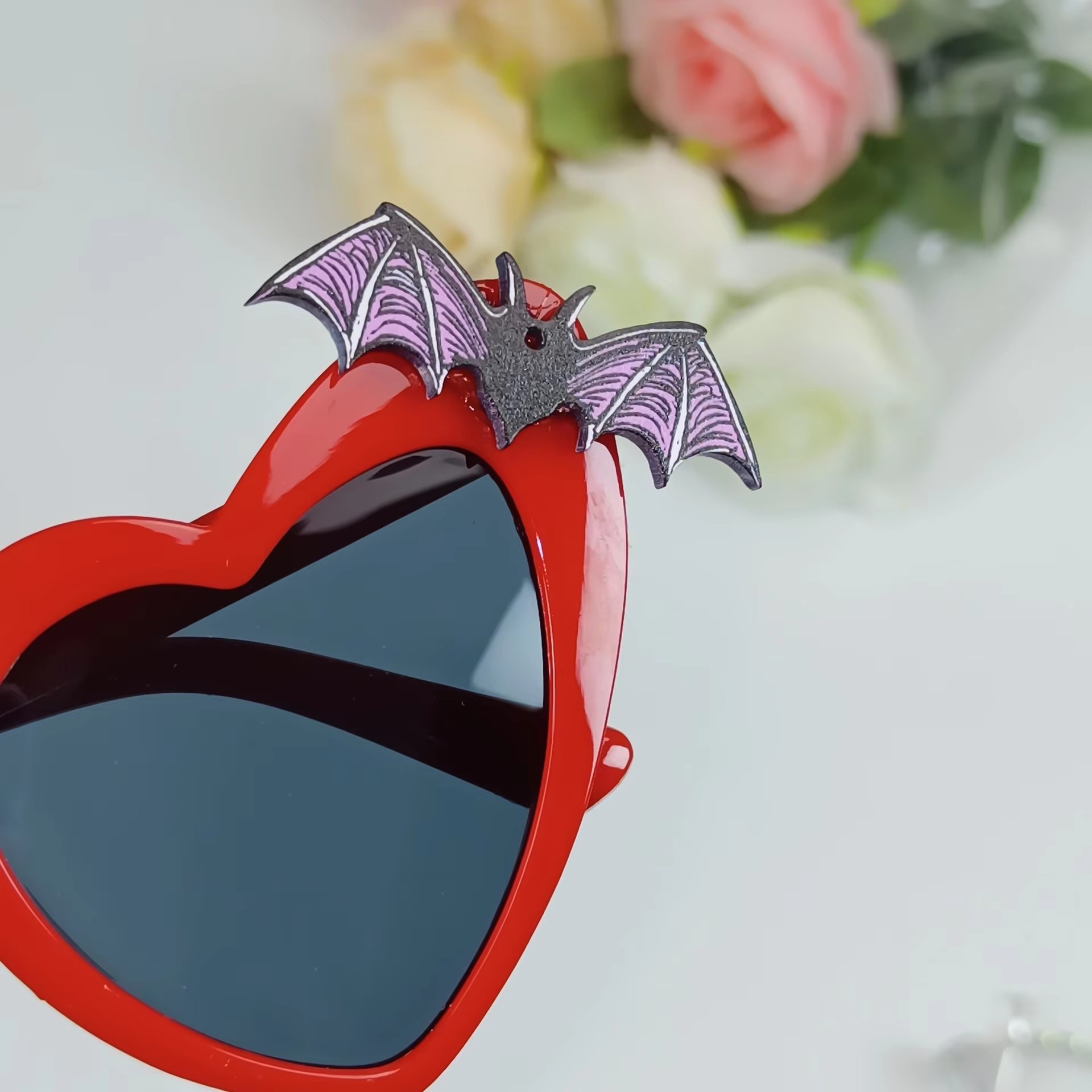 Uv Protective Trend Sunglasses Unisex Square Heart Bat Glasses With Custom Logo Black Or Red Frame Fashion Party Shades