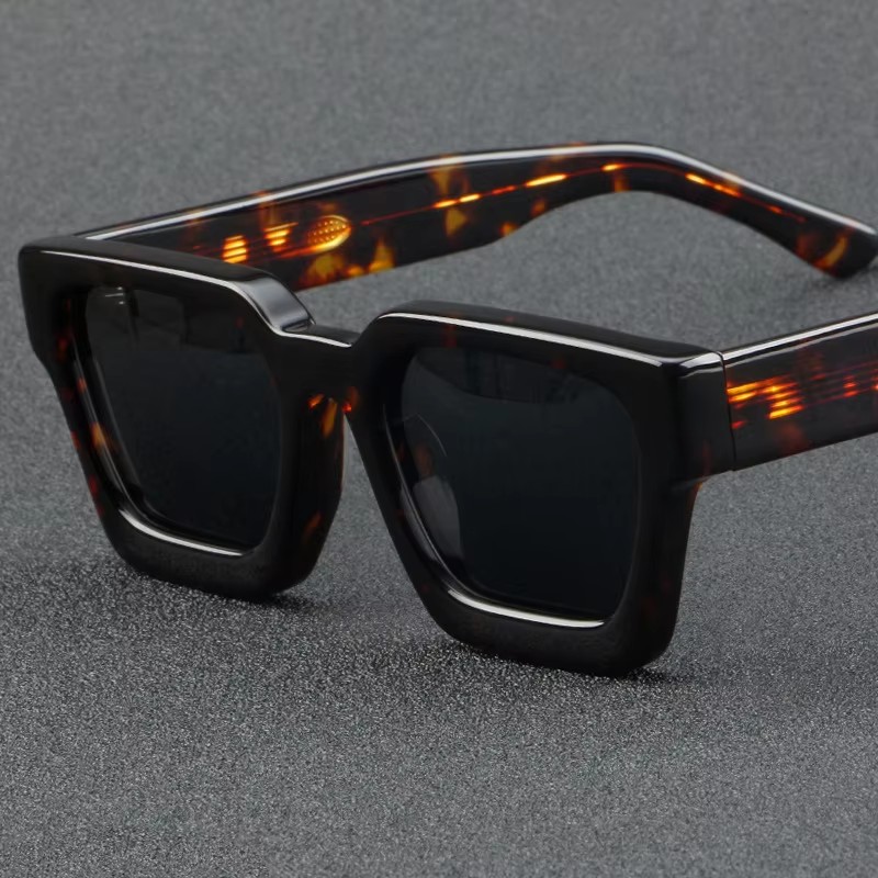 Retro Rectangle Customized Sunglasses Luxury Fashionable Thick Acetate Sunglasses Polarized For Mens Women